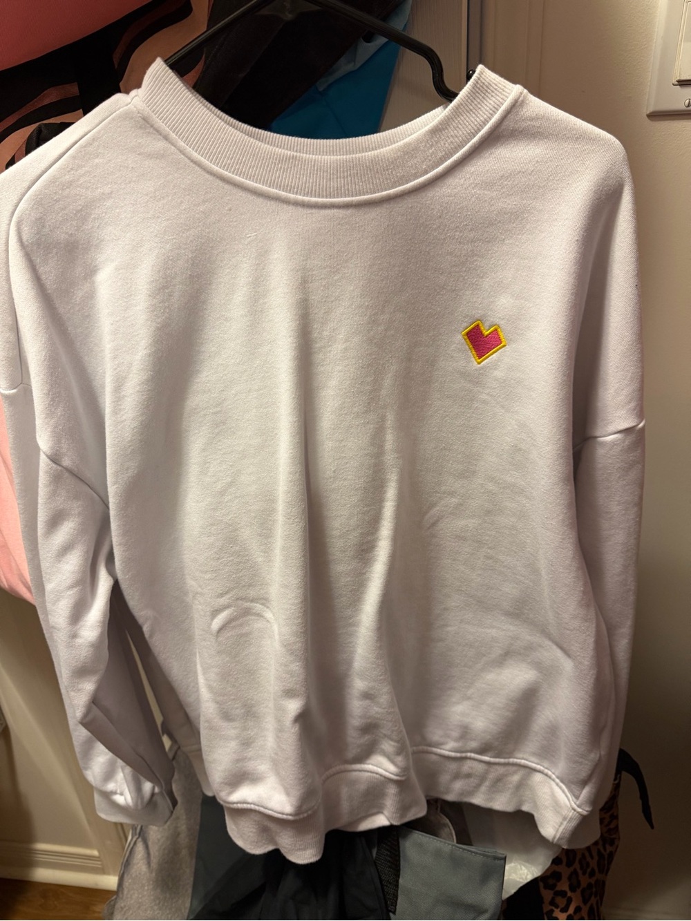 Hyba Women’s White Crewneck Sweater with Heart Patch
